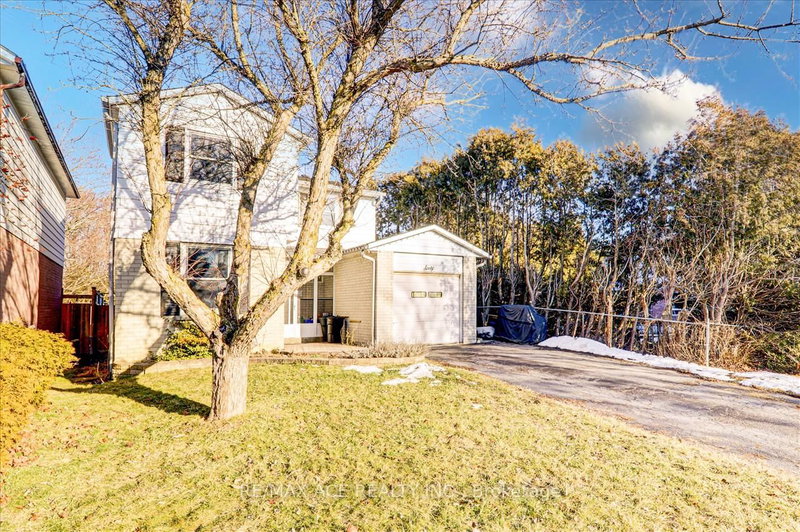 60 Pochon Ave, Port Hope, L1A 2X9 | Image 2