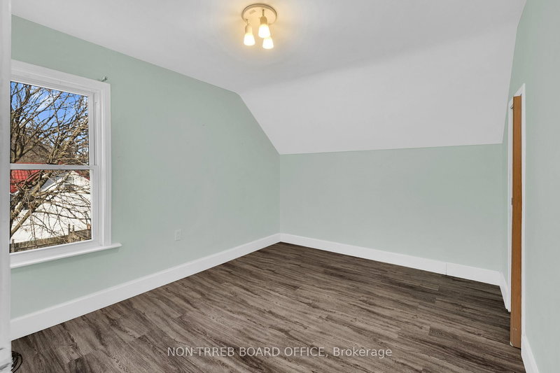 3272 Baby St, Windsor, N9C 1K8 | Image 2