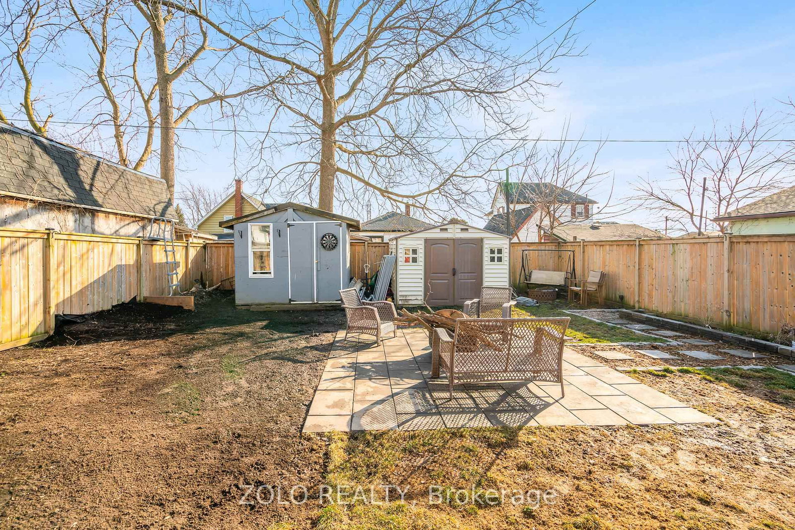 Listing Image 4