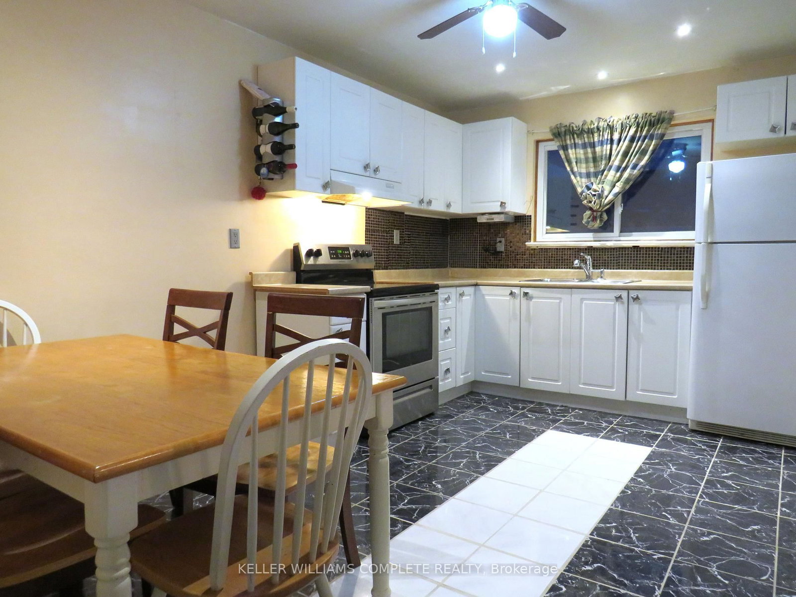 Listing Image 7