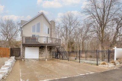 Detached House sold at 8 Lake Road, Puslinch, Ontario, N3C 2V4 - Puslinch Lake Settlement Areas - MLS: X8104064