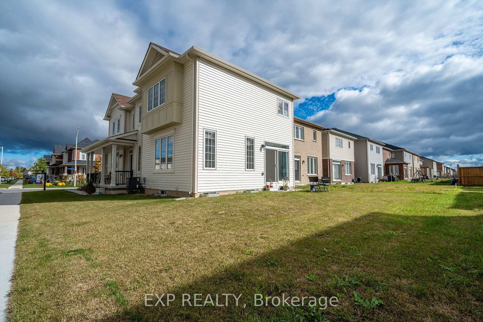Listing Image 3