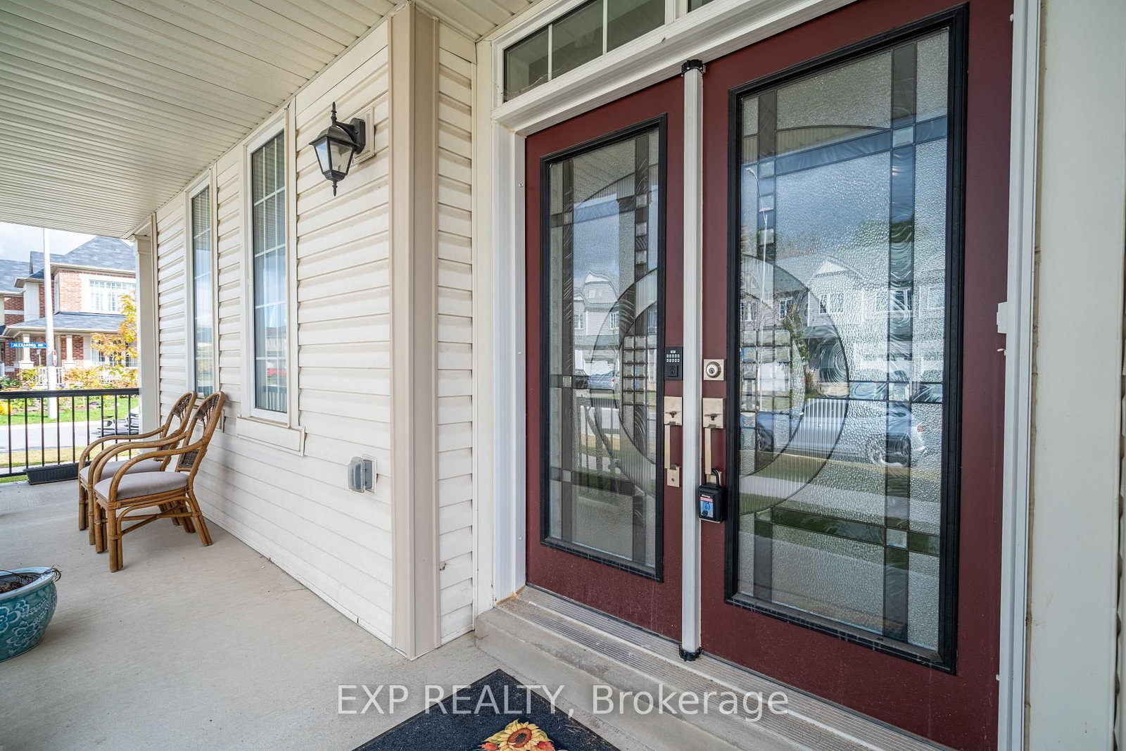 Listing Image 4