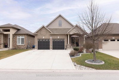 Detached House sold at 12 Silverwood Avenue, Welland, Ontario, L3C 0C3 - Coyle Creek - MLS: X8104340