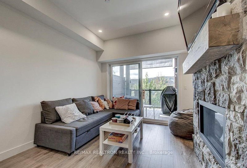 205 - 18 Beckwith Lane, Blue Mountains, L9Y 3B6 | Image 3