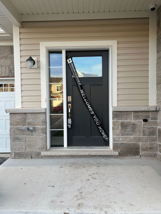 82 Alicia Crescent