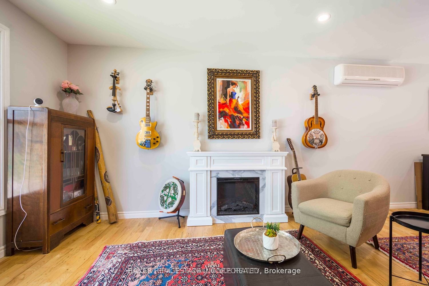 Listing Image 5