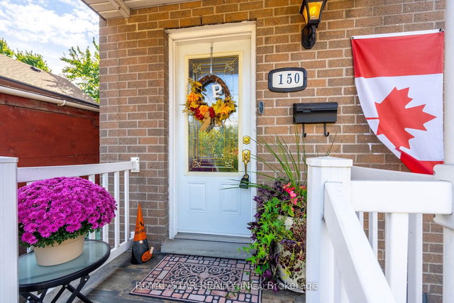 150 Burlington Street E