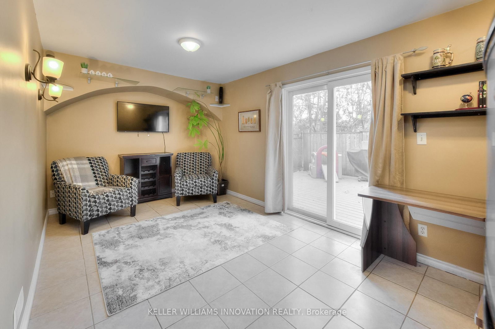 Listing Image 7