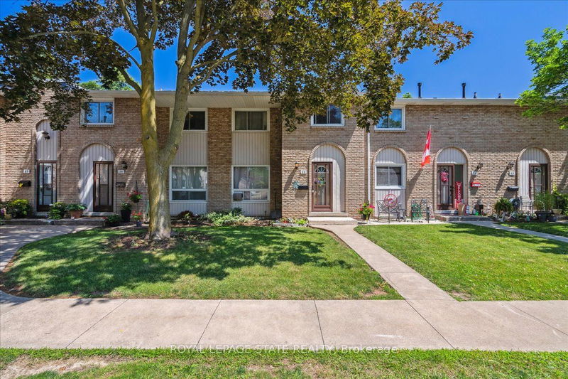 home for sale on 25-151 Gateshead Crescent