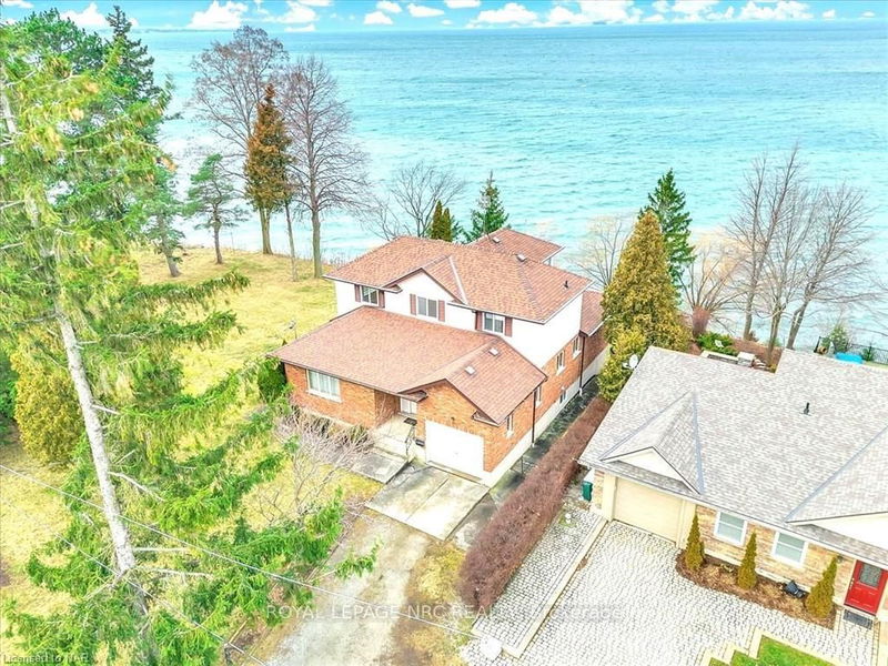 home for sale on 1138 Lakeshore Road W
