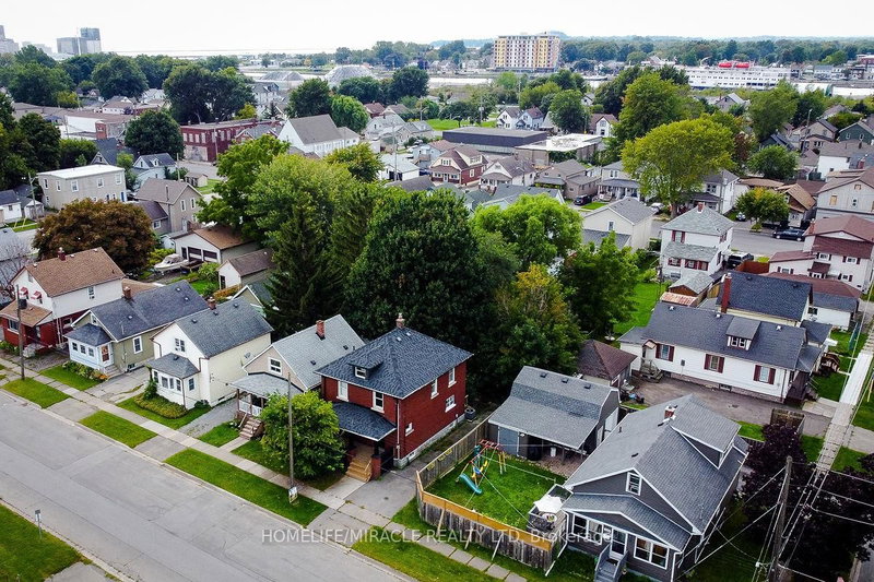 246 Davis St N, Port Colborne, L3K 1Z3 | Image 3