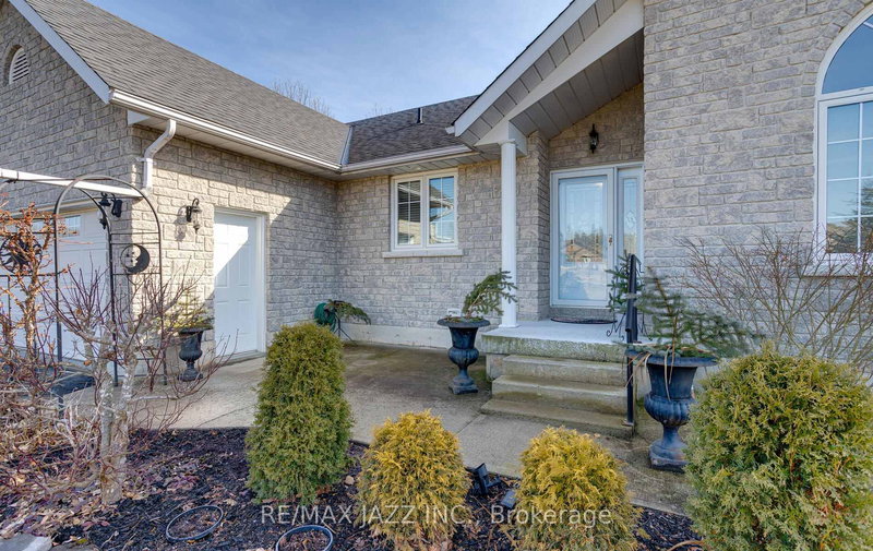 35 Applewood Dr, Trent Hills, K0L 1L0 | Image 3