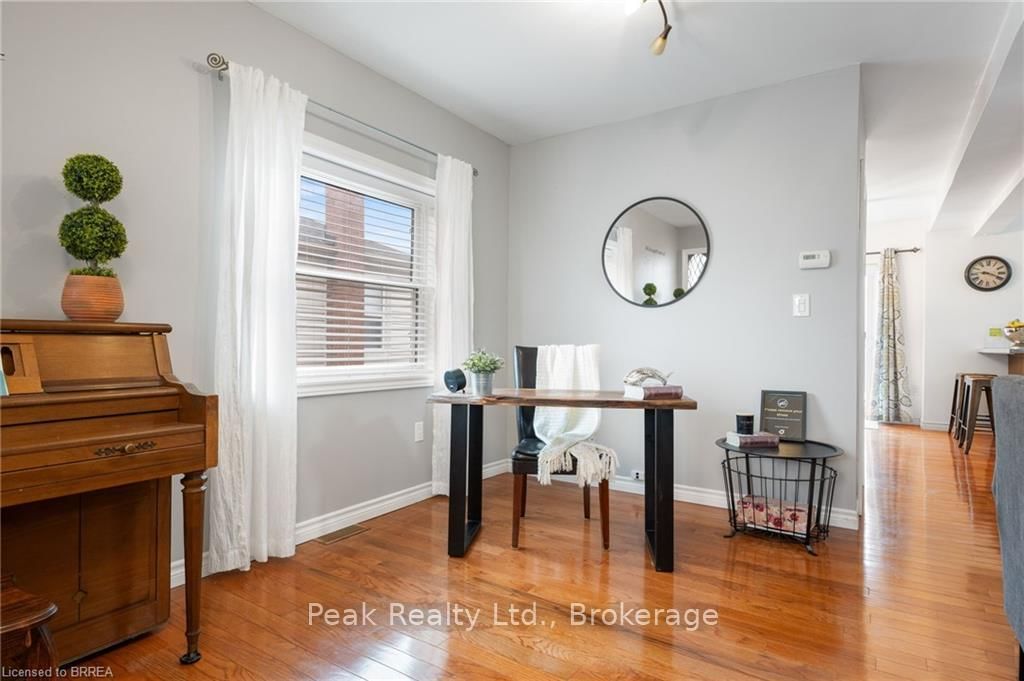 Listing Image 7