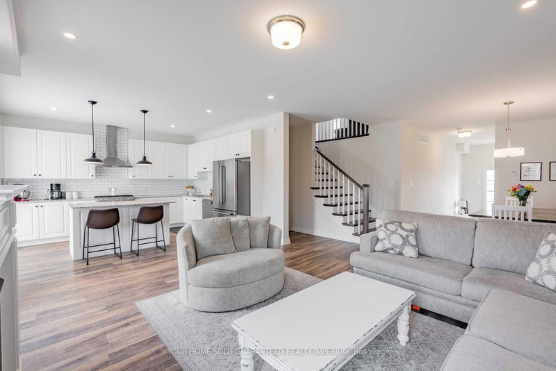 21 Corbett St, Port Hope, L1A 0E4 | Image 3