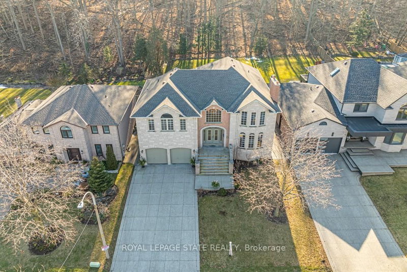 82 Maple Dr, Hamilton, L8G 3C2 | Image 3