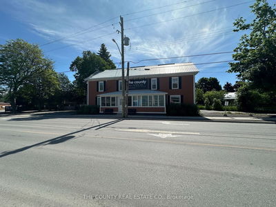 Semi-Detached House sold at 1 Lake Street, Prince Edward County, Picton, K0K 2T0 - MLS: X8131286