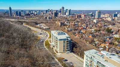 Condo leased at 402-455 Charlton Avenue, Hamilton, Stinson, L8N 0B2 - MLS: X8131866