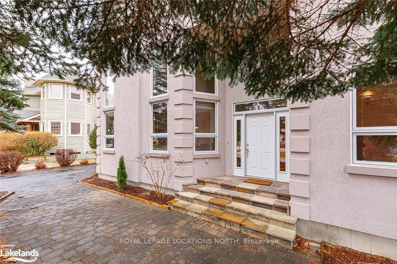 137 Pioneer Lane, Blue Mountains, L9Y 0M7 | Image 3