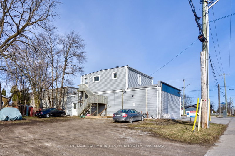 117 Queen St, Kawartha Lakes, K9V 1G7 | Image 2