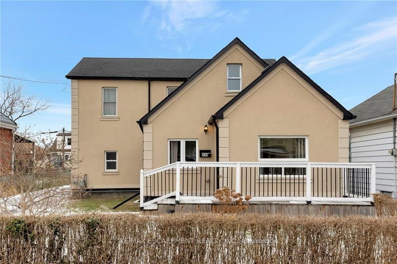 233 Normanhurst Ave, Hamilton, L8N 5N1 | Image 2