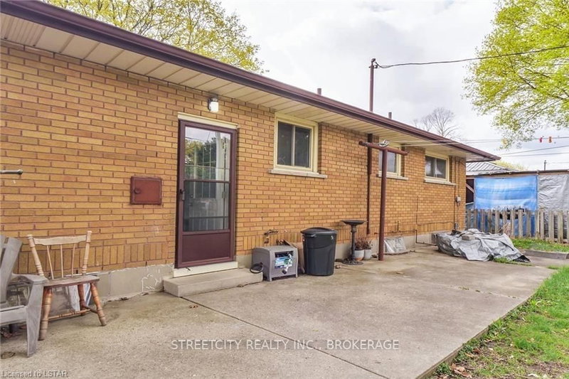 LOWER - 200 RENFRO Cres, London South, N5Z 3B7 | Image 2