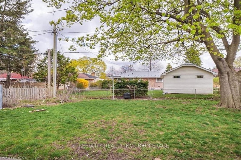 LOWER - 200 RENFRO Cres, London South, N5Z 3B7 | Image 3