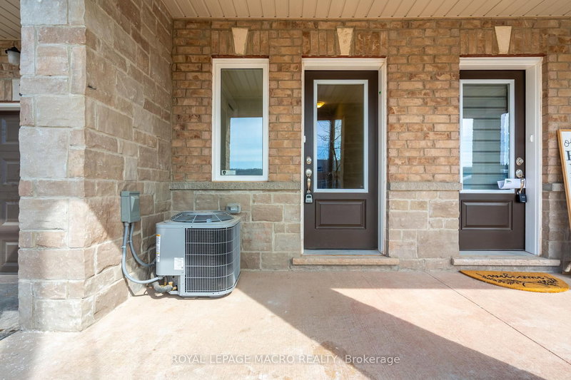 3 - 40 Zinfandel Dr, Hamilton, L8E 0L1 | Image 2