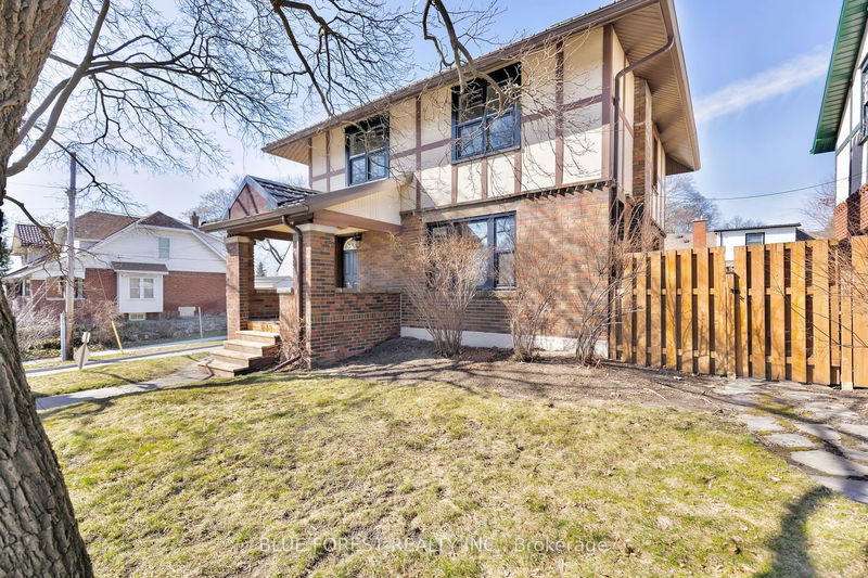 home for sale on 638 Oxford Street E
