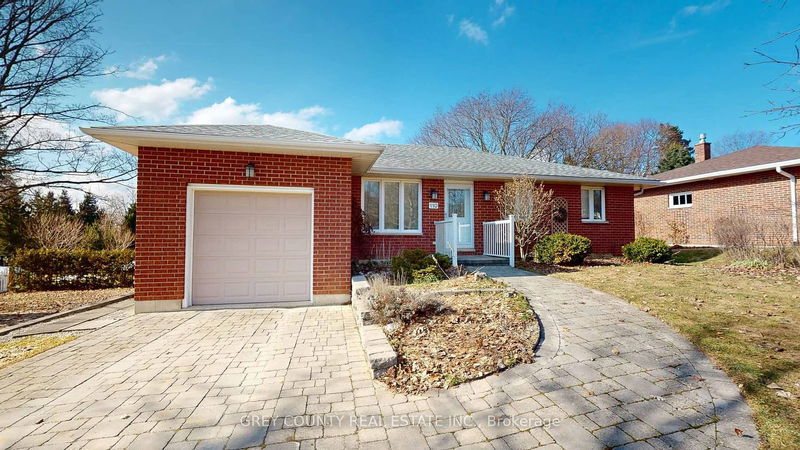 home for sale on 110 Victoria Avenue