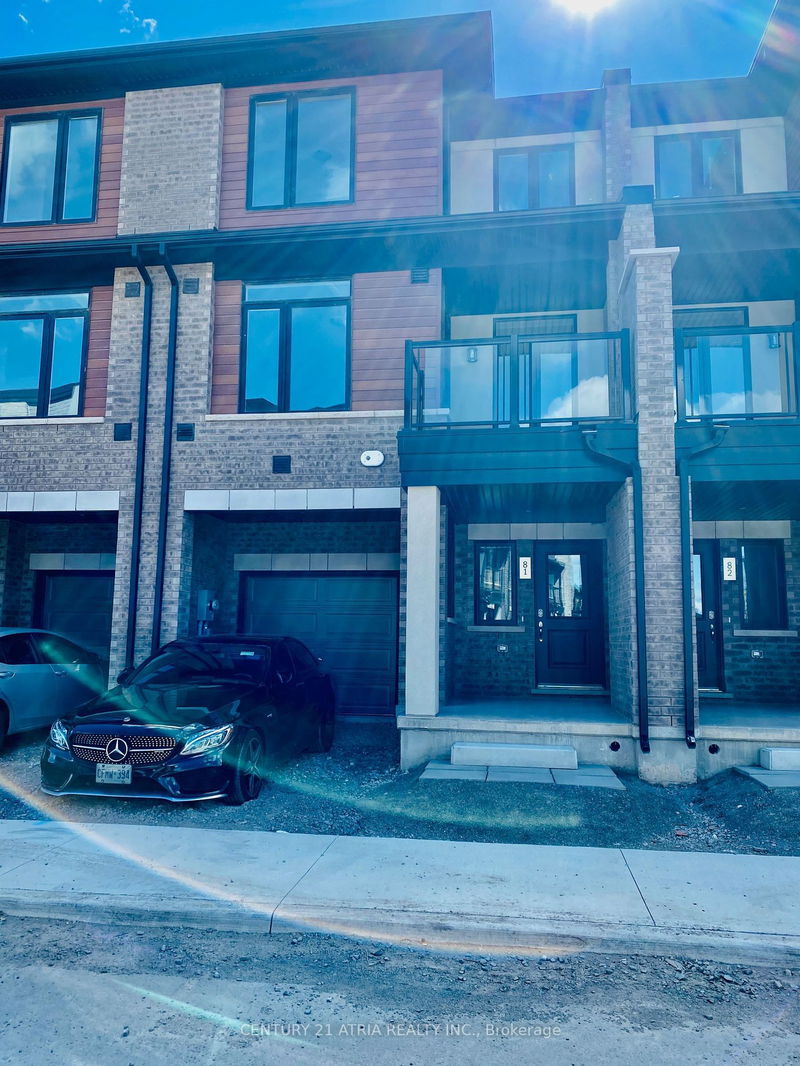 home for lease on 590 North Service Road E