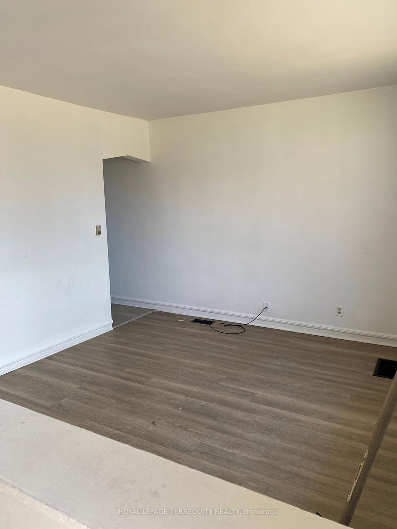 5 Martha St, Hamilton, L8H 2B7 | Image 3