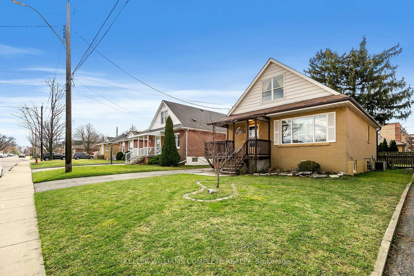 Listing photo 2
