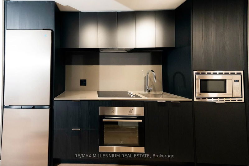 home for lease on 815-1 Jarvis Street