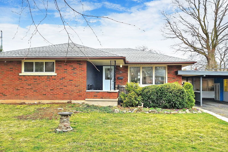 home for sale on 425 Bunting Road