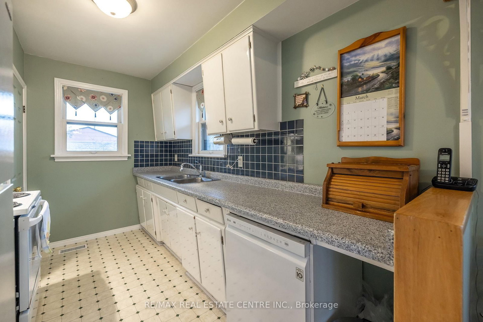 Listing Image 15