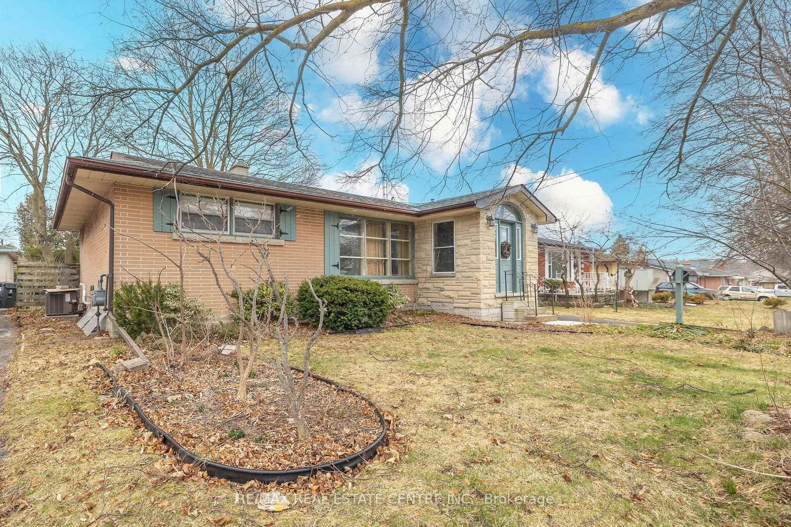 Listing Image 3
