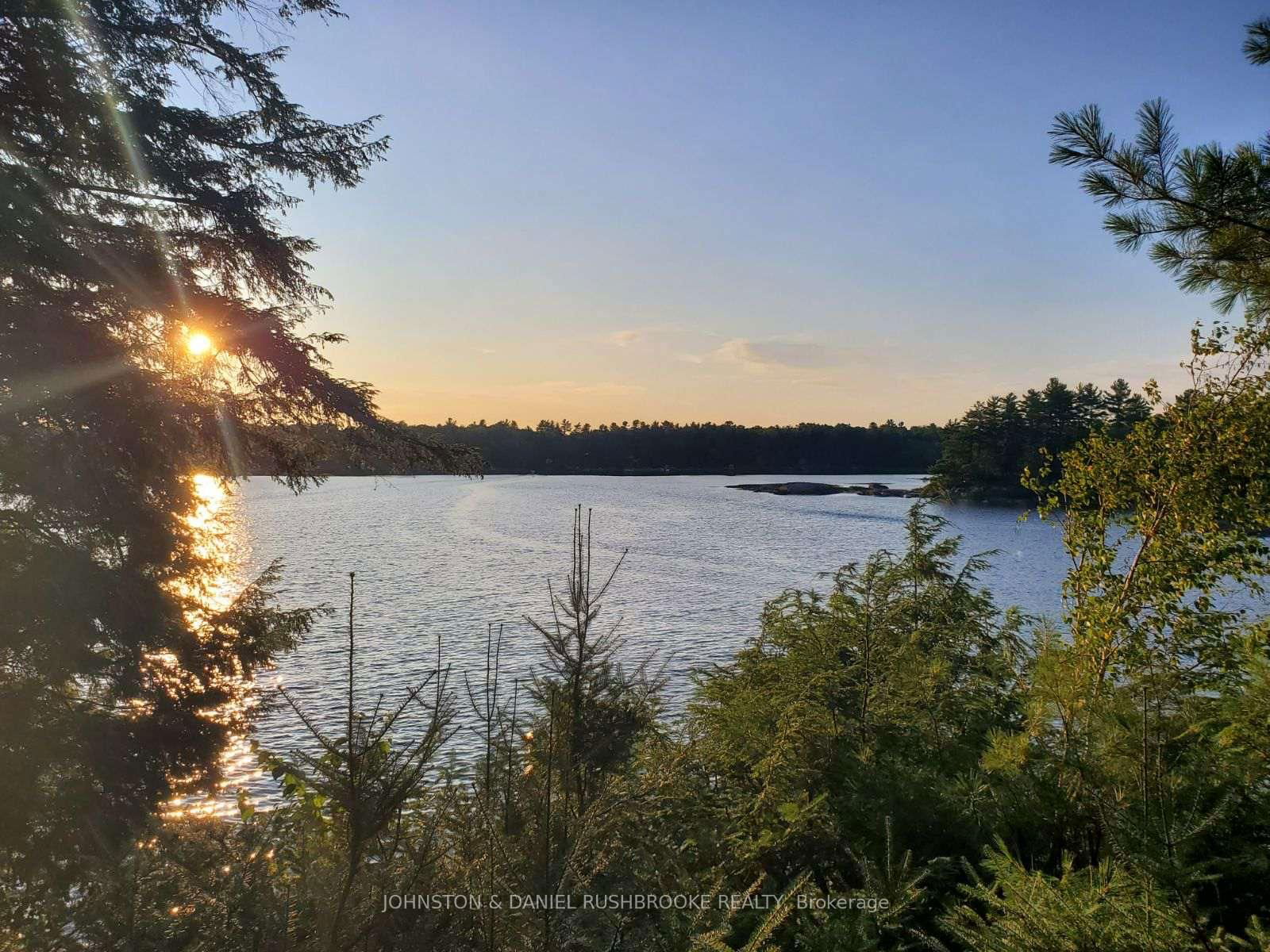 Detached House sold at 1036 Phyllimar Lane, Muskoka Lakes, Watt, P0B 1J0 - MLS: X8158198