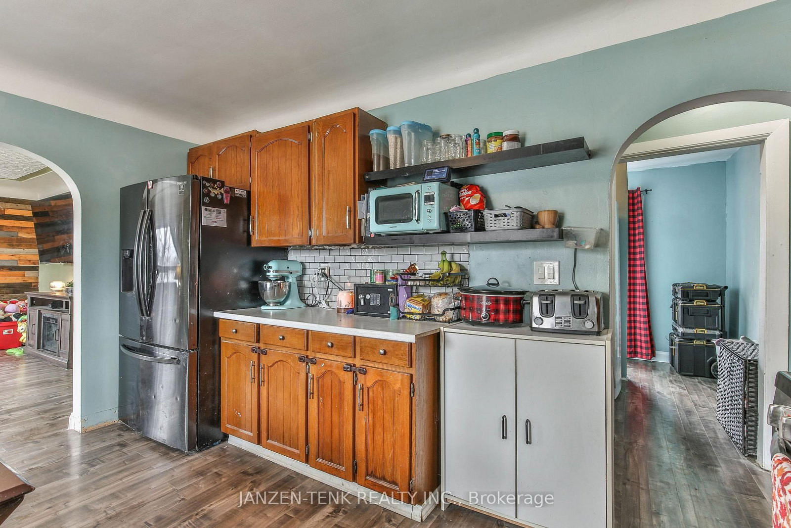 Listing Image 7