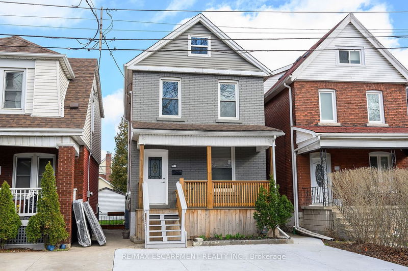 home for sale on 264 Balmoral Avenue N