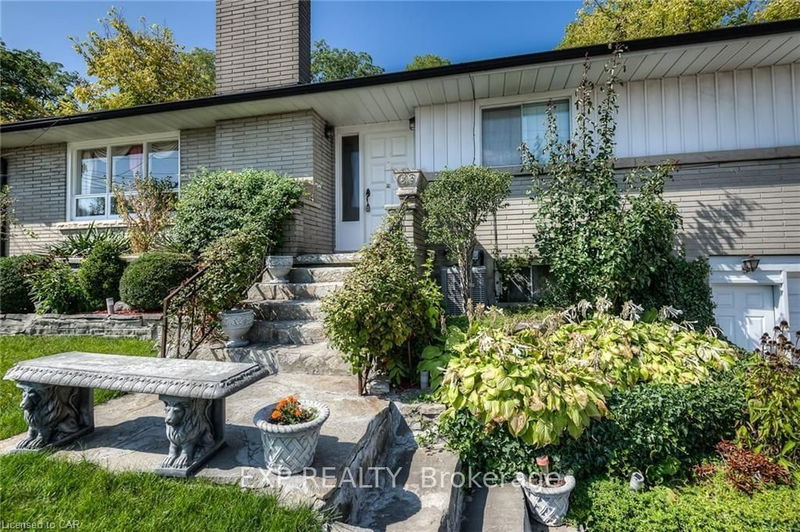 home for lease on 402 Fountain Street S