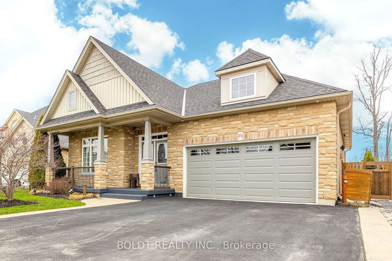 home for sale on 25 Wilfrid Laurier Crescent