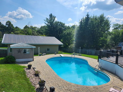 381 Forest Lea Rd  Laurentian Valley, K8A 6W6 | Image 1