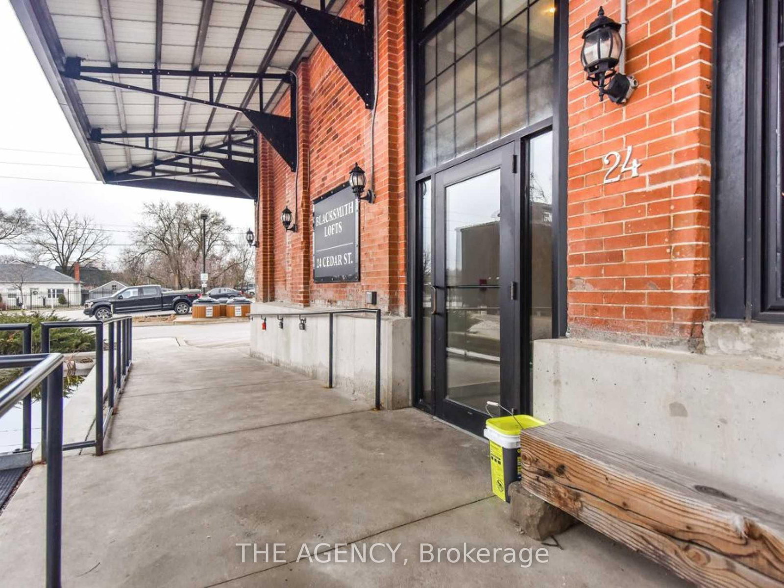 Listing Image 7