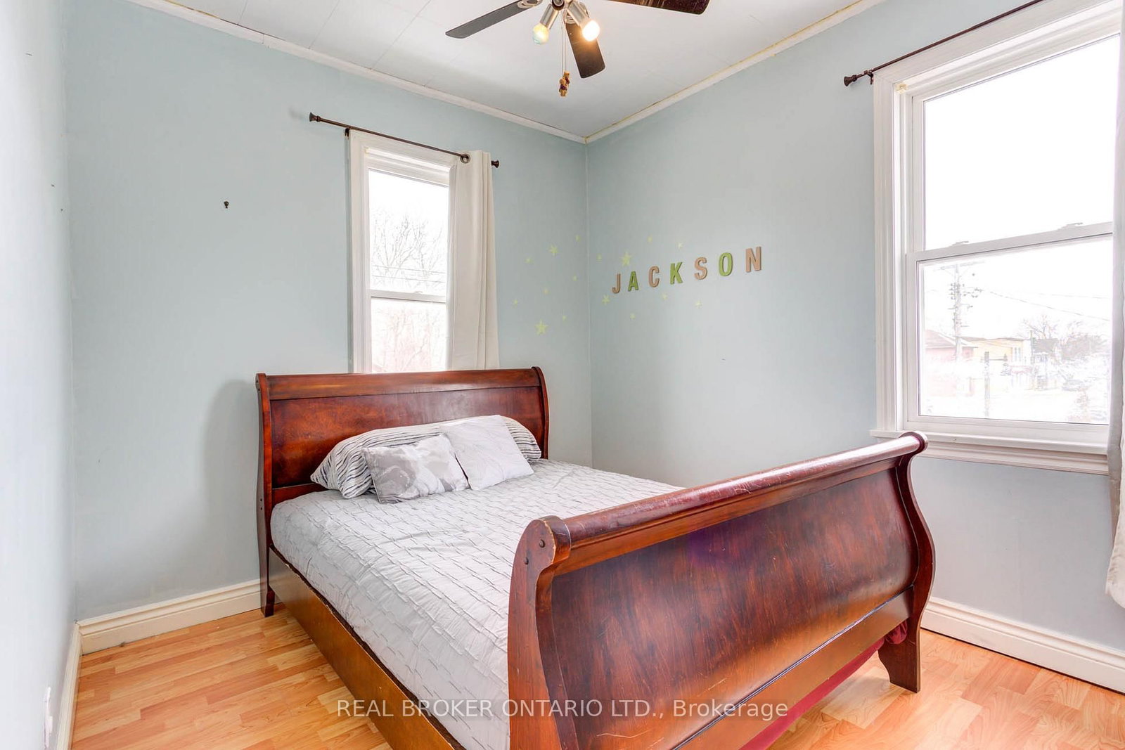 Listing Image 19