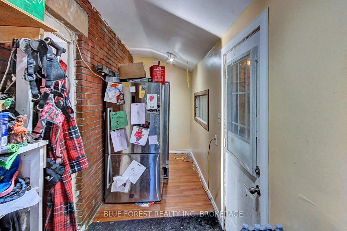 Listing Image 16