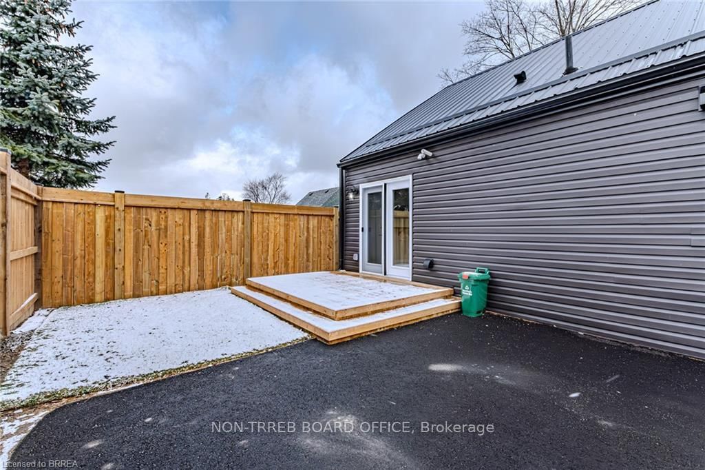 Listing Image 7