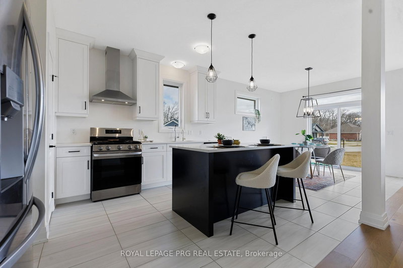 649 Tull St E, Strathroy-Caradoc, N0L 1W0 | Image 3