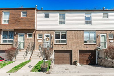 Townhouse sold at 3-1301 Upper Gage Avenue, Hamilton, Ontario, L8W 1E5 - Quinndale - MLS: X8172850