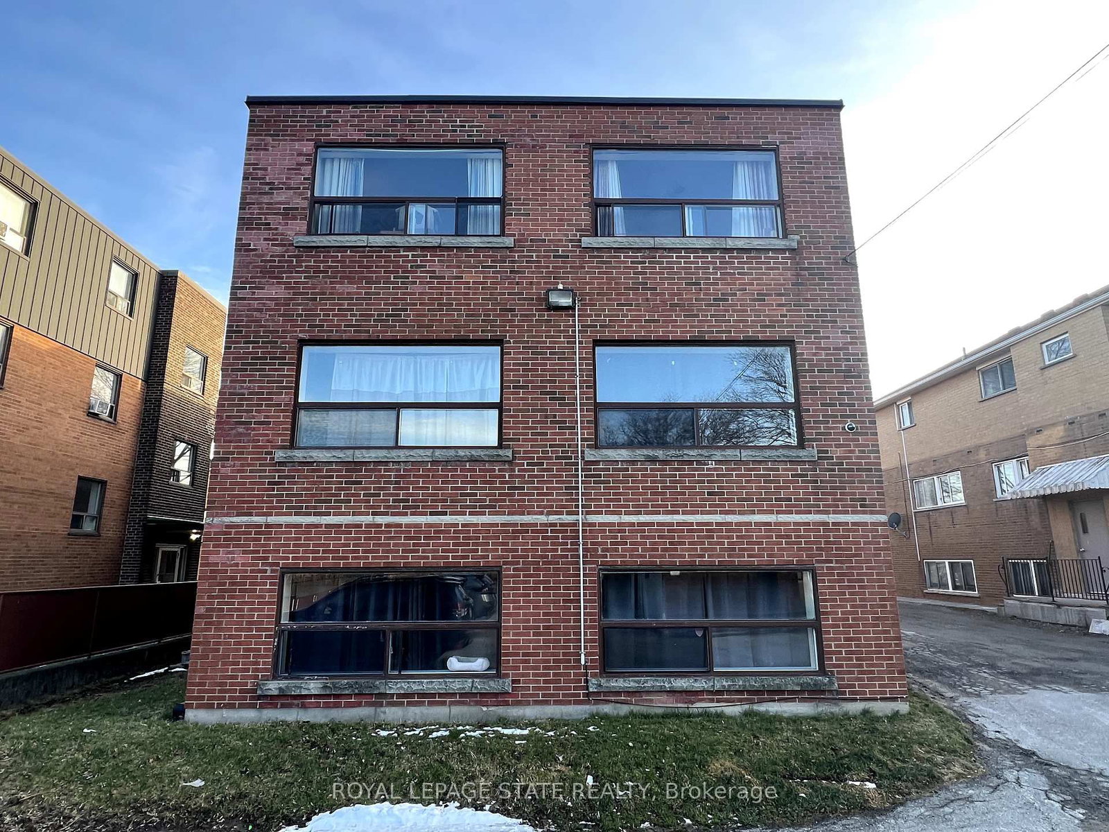 Listing Image 7